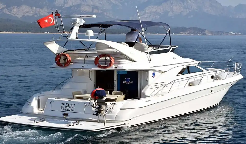 TU NAVY 1-YACHT